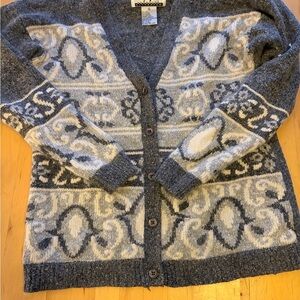 Stylish Gray and Cream Patterned Cardigan